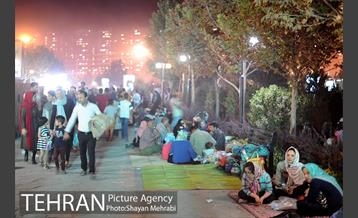 ویژه برنامه شب فیروزه ای در دریاچه شهدای خلیج فارس 4