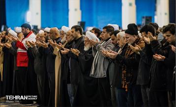 اقامه نماز عید سعید فطر در مصلی امام خمینی(ره)