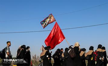 پیاده‌روی زائرین اربعین حسینی در مسیر نجف به کربلا 19