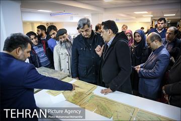حضور پیروز حناچی در کتابخانه گردی الهام فخاری 11