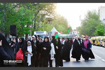 خدمت‌رسانی مواکب منطقه11 به نمازگزاران عید سعید فطر 16