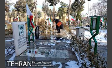 آیین غبارروبی از مزار شهدای انقلاب اسلامی 13