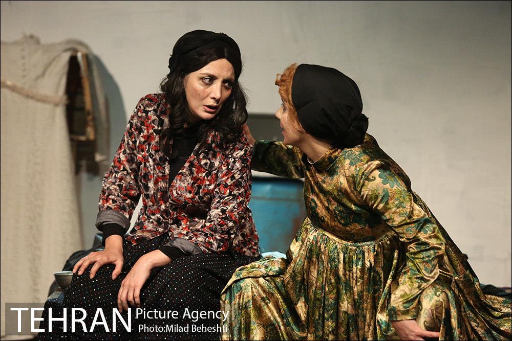 نمایش روز عقیم‎ 1