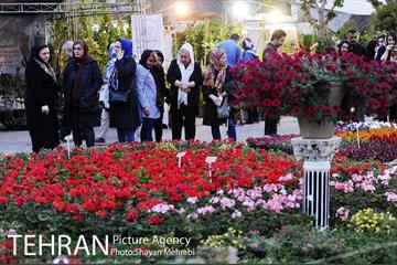 نمایشگاه گل و گیاه در بوستان گفتگو 2