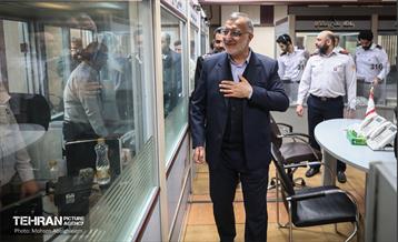 بازدید شهردار تهران از ستاد فرماندهی عملیات آتش نشانی 8