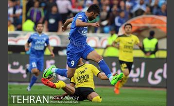 دیدار تیم های فوتبال استقلال و سپاهان