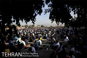 اقامه نماز عید فطر افغانستانی های اهل تسنن مقیم تهران 30