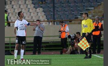 دیدار تیم های فوتبال استقلال و صبای قم