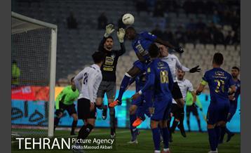 دیدار تیم های استقلال تهران و شاهین بوشهر 9
