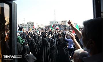 راهپیمایی نمازگزاران نماز جمعه تهران در اعتراض به حوادث اخیر