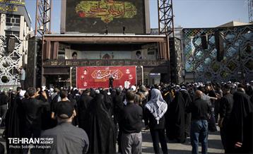 آیین بدرقه جاماندگان اربعین در میدان امام حسین(ع) 3