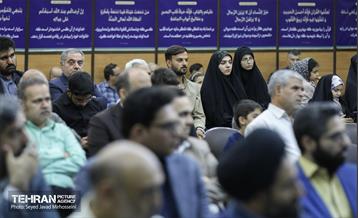 آیین تجلیل از خانواده شهدای جنگ رمضان 12