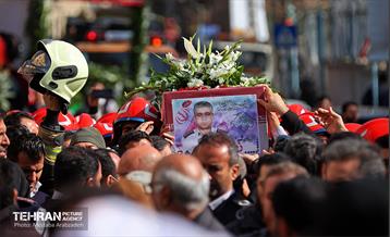 تشییع پیکر شهید آتش‌نشان «قریب رضا دارابی» -1 18