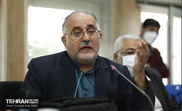 دیدار شهردار تهران با نخبگان و خانواده های شهدای منطقه 14