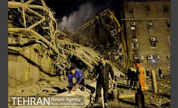 تلاش شبانه برای نجات آتش نشانان بازمانده در پلاسکو 9