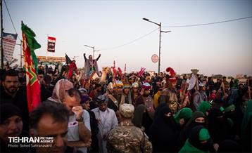 کاروان نمادین اسرای کربلا در مسیر طویریج  14