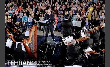 سمفونی ایثار و مقاومت در میدان مشق 26