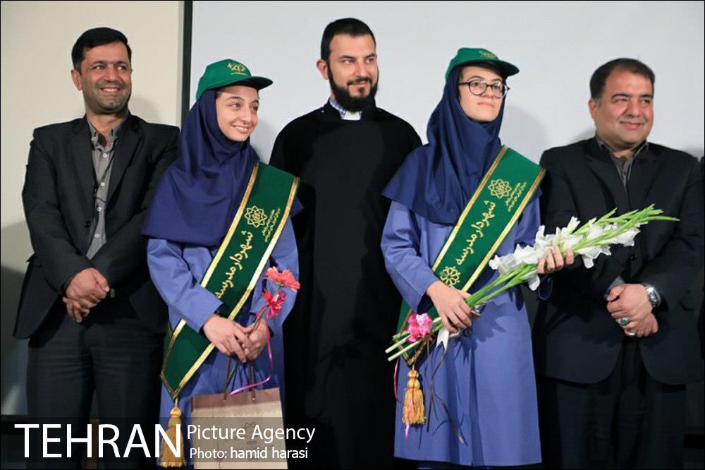 بیستمین دوره انتخابات شهردار مدرسه در مدارس قلب پایتخت برگزار شد 30