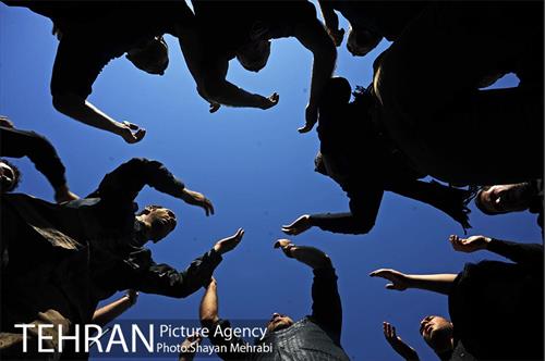 مراسم عاشورای حسینی در میدان امام حسین(ع) 35