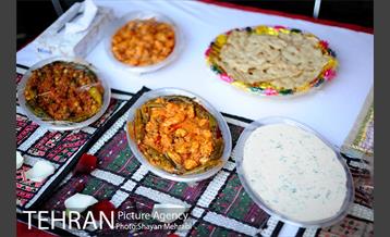 جشنواره فرهنگ ملل، غذا و صنایع دستی در منطقه 10 3