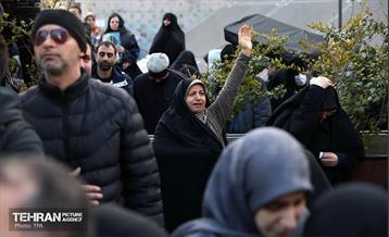 تشییع پیکر ۱۰۰ شهید مردمی و مدافع امنیت در تهران - 1 12
