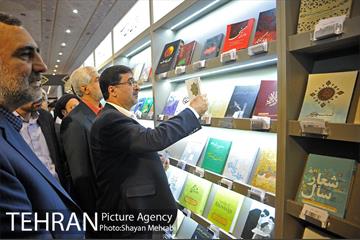 بازدید حسینی مکارم سرپرست شهرداری تهران ار نمایشگاه کتاب 20
