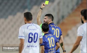 دیدار تیم‌های فوتبال استقلال و گل‌گهر 16