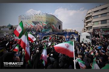 تشییع پیکر مطهر شهدای ناوشکن دنا 45