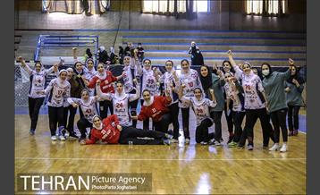 دیدار تیم های هندبال سپاهان و اشتادسازه 7