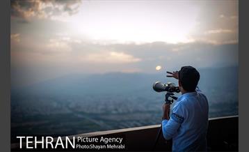 استهلال هلال ماه شوال از فراز برج میلاد تهران 29