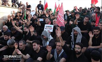 اقامه نماز بر پیکر آقای شهید ایران - 1 77