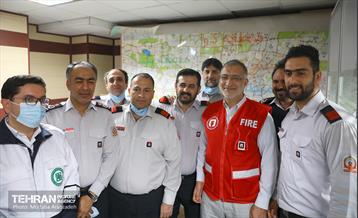 بازدید سرزده شهردار تهران از ستاد فرماندهی عملیات آتش نشانی 15