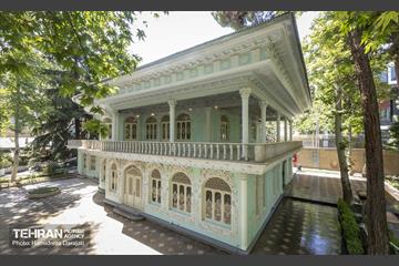 زیربنای عمارت موزه زمان در حدود 700 متر مربع است که مهندس مشاور ساختمان آن در زمان بازسازی مهندس ابتکار و معماران این بنا استاد کاشی و استاد حاج رمضان عباسیان بوده اند.