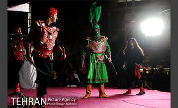 اجرای تغزیه اباعبدالله الحسین در میدان ولیعصر(عج) 10