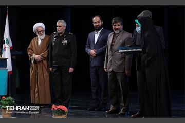 آیین تجلیل از ناشران آثار مادران و همسران شهید 7