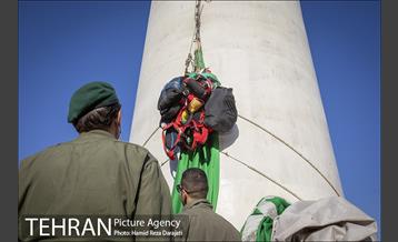 پرش با چتر از برج پرچم 7