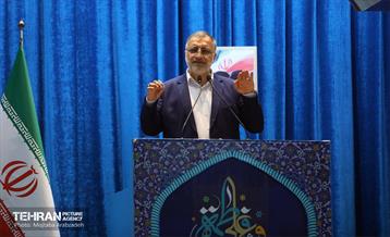 حضور شهردار تهران در نماز جمعه 8