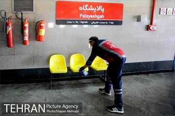 عملیات ضدعفونی کردن مترو تهران 48