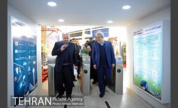 بازدید معاون علمی و فناوری رییس جمهور از نمایشگاه مترو  3