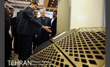 بازدید معاون علمی و فناوری رییس جمهور از نمایشگاه مترو  17