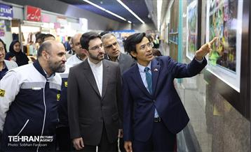 افتتاح نمایشگاه عکس ویتنام در ایستگاه مترو تجریش 8