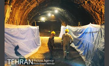 ورود دستگاه تمام مکانیزه(TBM) به ایستگاه مترو شهدا 17