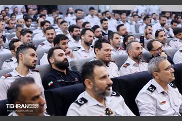 نشست مدیرعامل سازمان آتش‌نشانی تهران با کارکنان 23