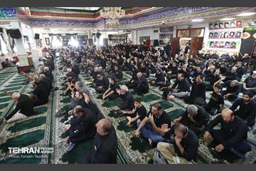 نماز جمعه عاشورایی در منطقه ۵ 16