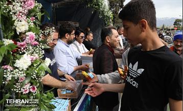 خدمت‌رسانی موکب زینبیه(س) منطقه ۸ در مصلای تهران 9