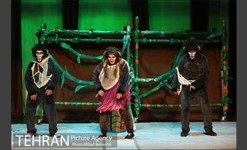 نمایش جزیره شامپانزه ها‎ 6