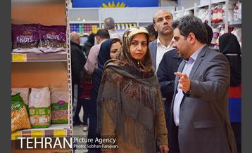 بازدید اعضای شورای شهر از فروشگاه شهروند  9