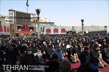 مراسم عزاداری ظهر عاشورا در میدان امام حسین(ع) 25