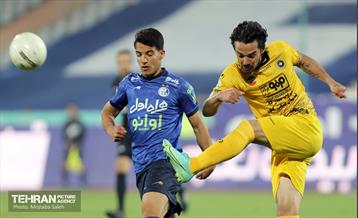 دیدار تیم‌های فوتبال استقلال و سپاهان 17