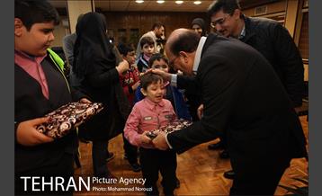 دیدار بچه های باغچه بان با شهردار منطقه شش 13